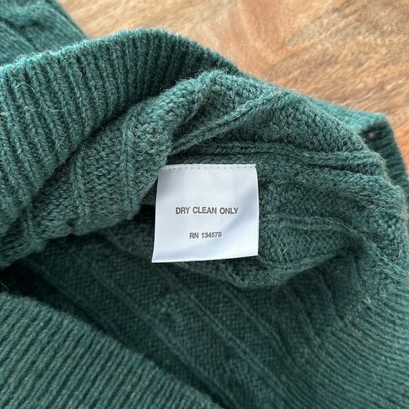 Vineyard Vines Cable Knit Sweater - Picture 5 of 5